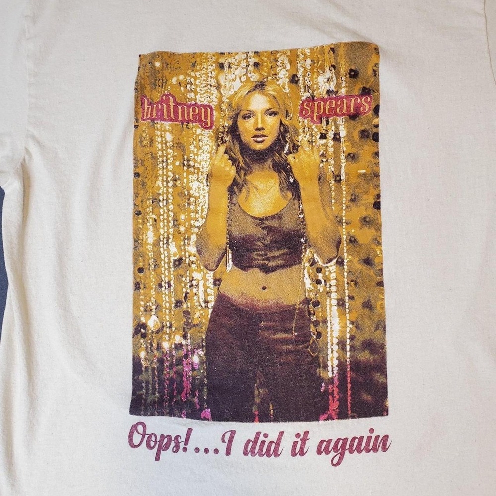 Britney Spears XS T‎ Shirt Oops I Did It Again Cream Colored Graphic Tee